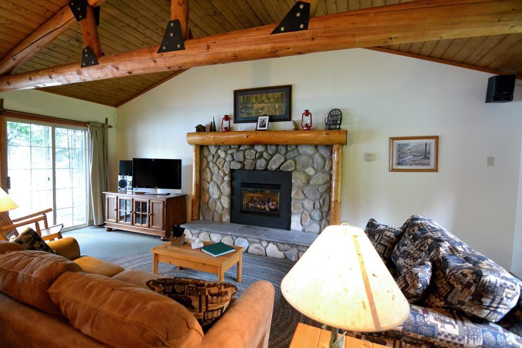 Tall Timber Lodge Pittsburg Bagian luar foto